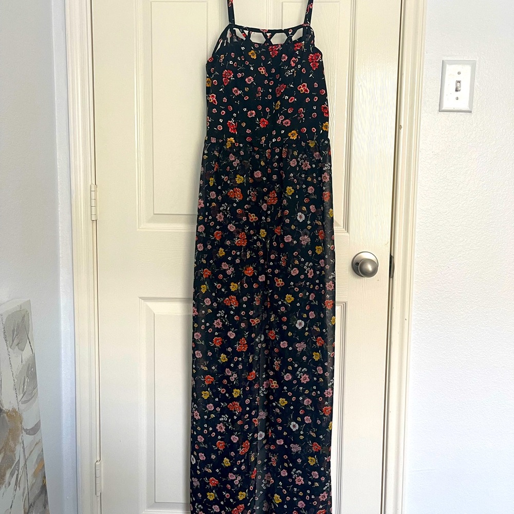 Dress/Jumpsuit w/shorts